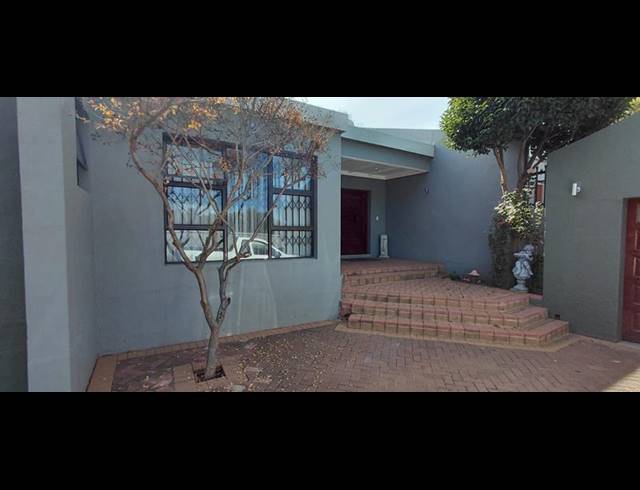 4 BEDROOM HOUSE FOR SALE IN BAYSVALLEY